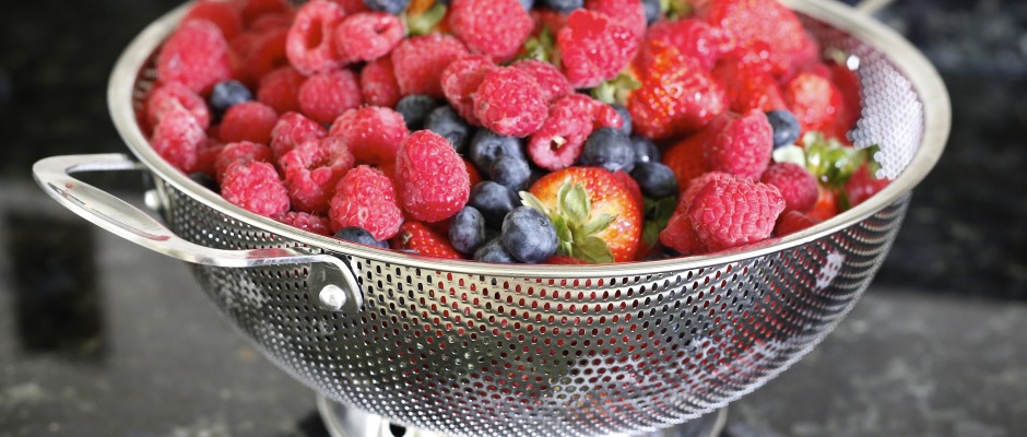 LiveFresh Fine Micro-perforated Stainless Steel 5 Quart Colander